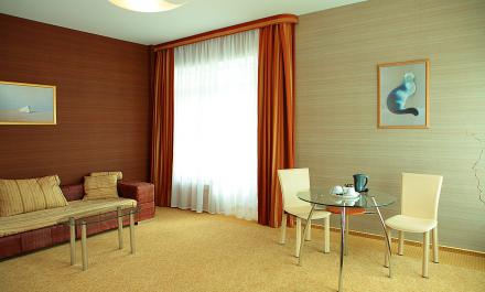 Загородный Отель Чайка Загородный Отель "Чайка" В Нижнем Н.: (831) 256-48-08, 256-54-56, в Дзержинске: (8313) 24-30-40, 242-242, 24-30-50;